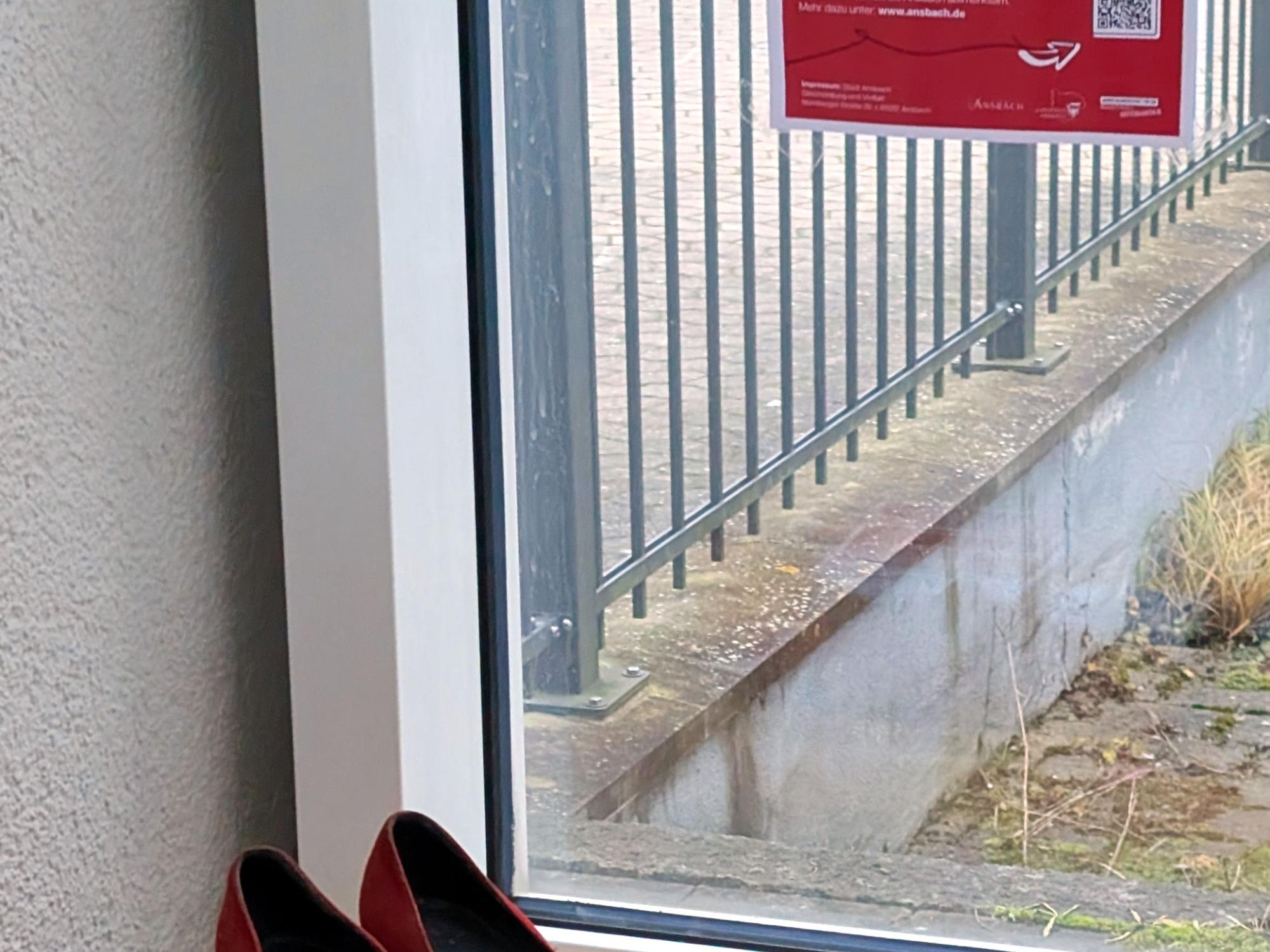 „rojos zapatos“ auch im Caritasverband (c) Caritas Ansbach „rojos zapatos“ auch im Caritasverband